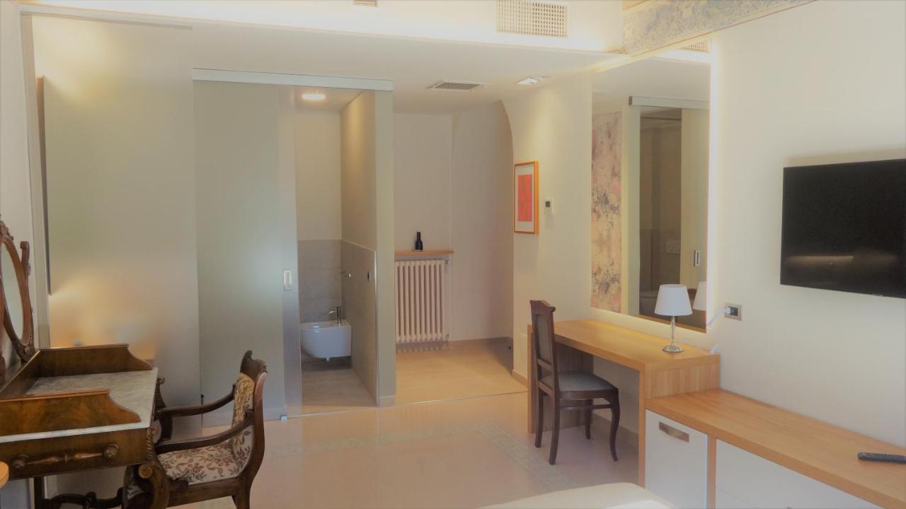 Portica10 Bed & Breakfast Assisi Bagian luar foto