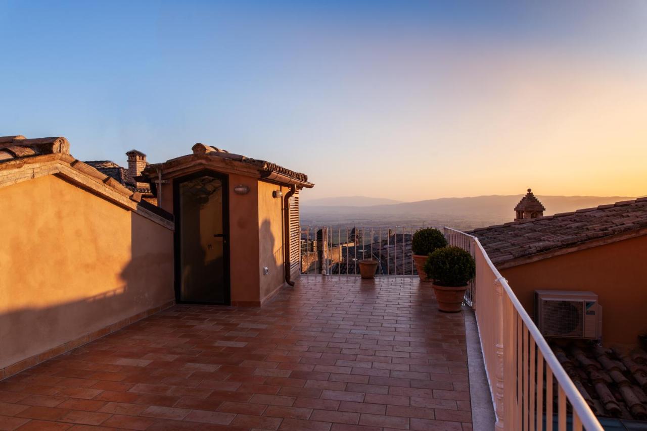 Portica10 Bed & Breakfast Assisi Bagian luar foto
