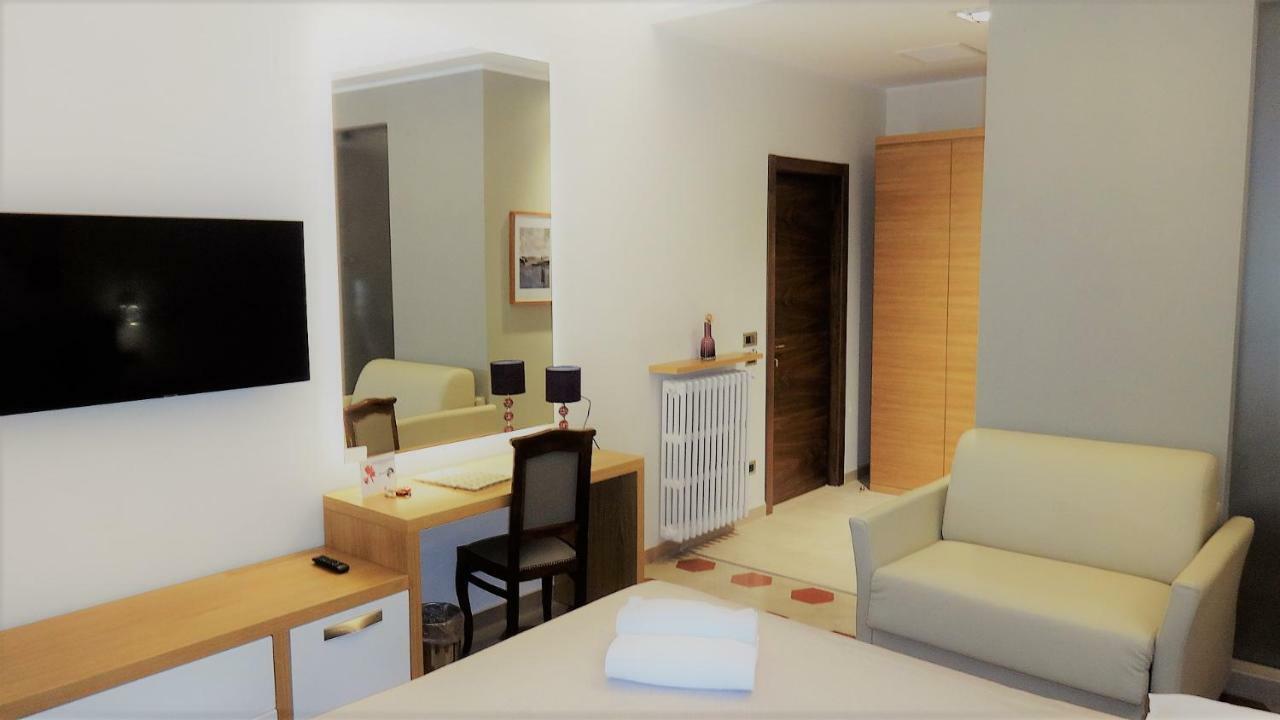 Portica10 Bed & Breakfast Assisi Bagian luar foto